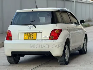 Toyota IST 2003 White