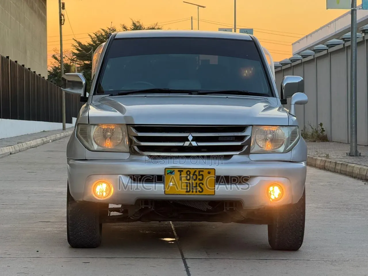 Mitsubishi Pajero 2001 Silver