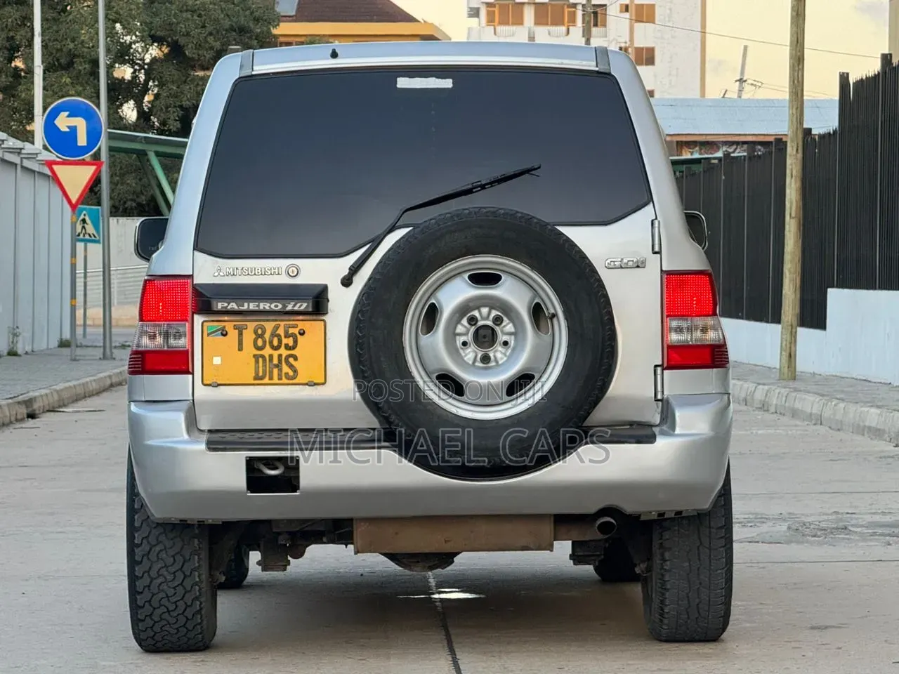 Mitsubishi Pajero 2001 Silver
