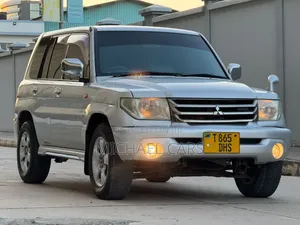 Mitsubishi Pajero 2001 Silver