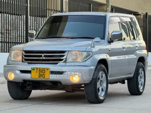 Mitsubishi Pajero 2001 Silver