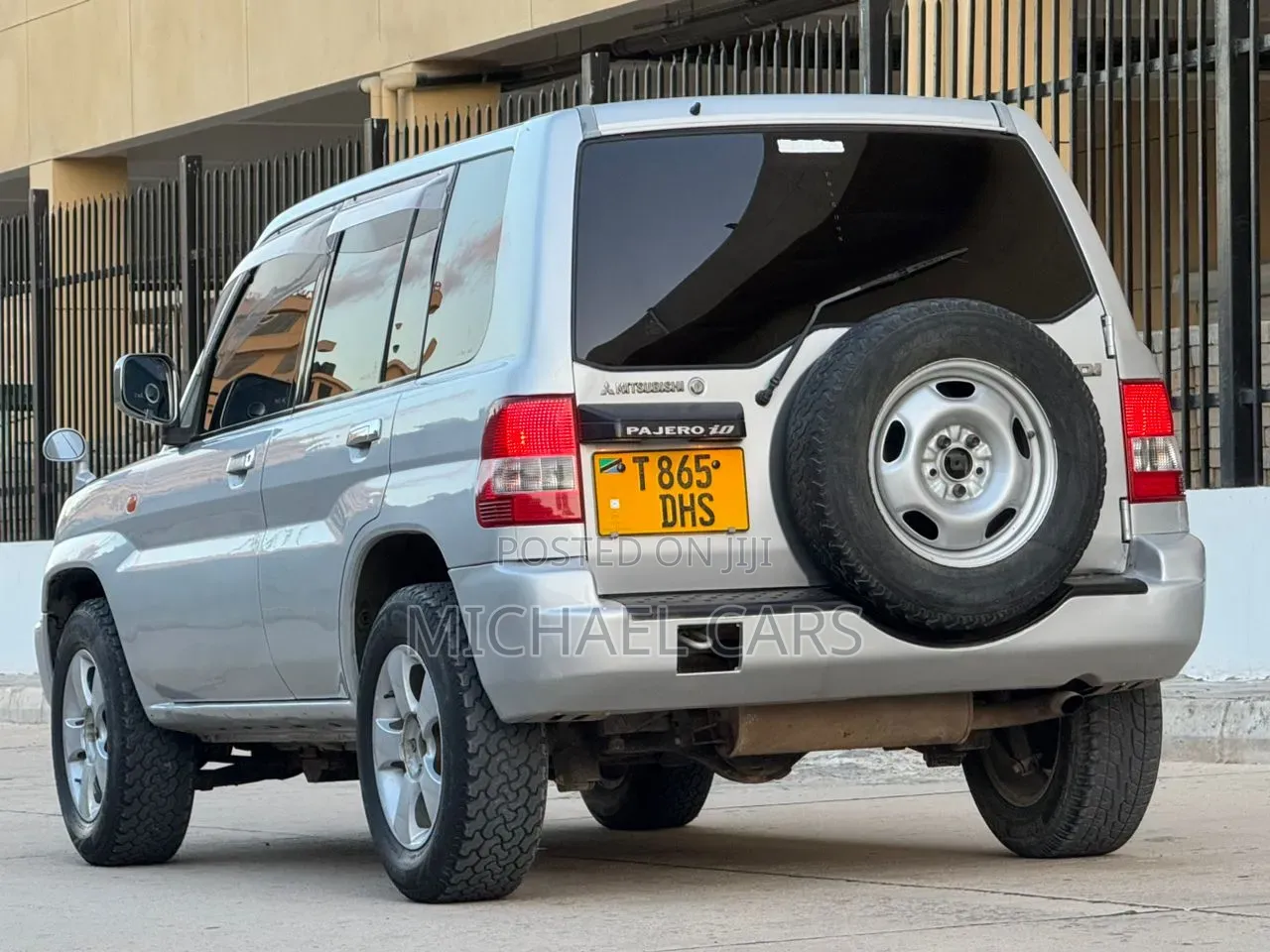 Mitsubishi Pajero 2001 Silver