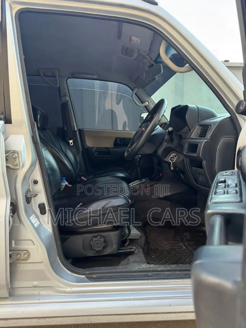 Mitsubishi Pajero 2001 Silver