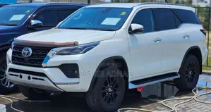 Toyota Fortuner 2.8 D AWD 2020 Pearl