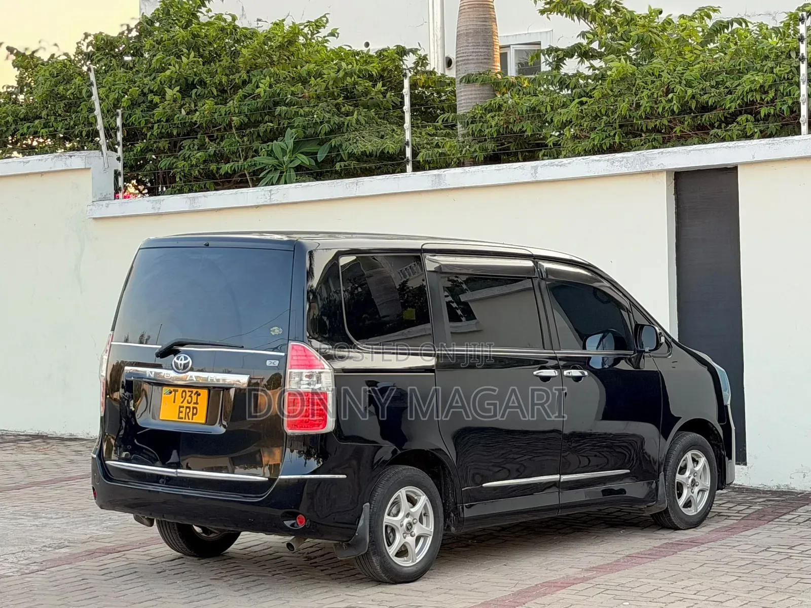 Toyota Noah 2009 Black