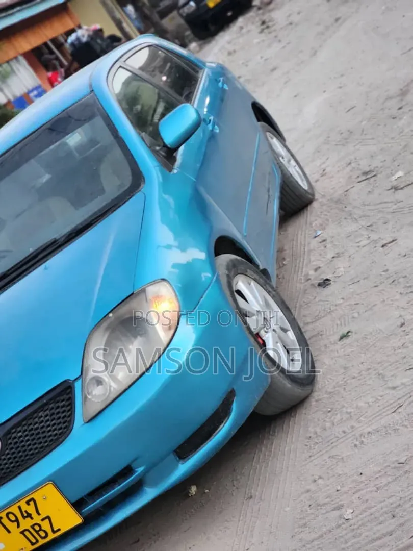 Toyota Corolla RunX 2005 Blue