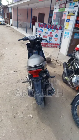 Yamaha Crux 2020 White