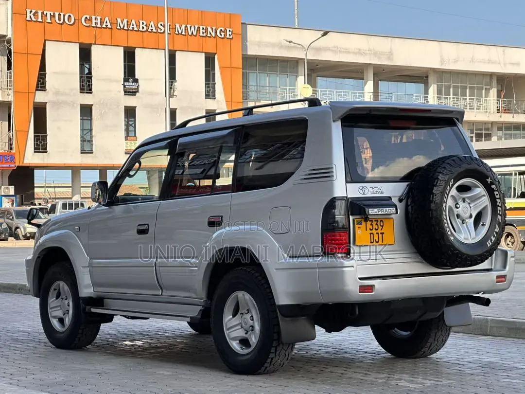 Toyota Land Cruiser Prado 2000 Silver