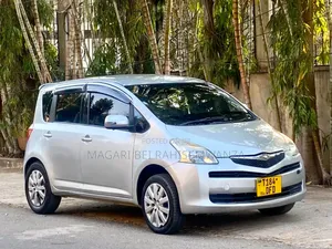 Toyota Ractis 2006 Silver