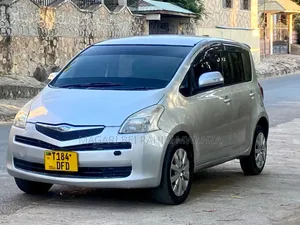 Toyota Ractis 2006 Silver
