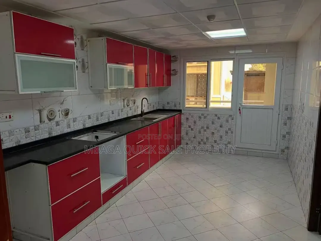 3bdrm Apartment in Upanga West for rent