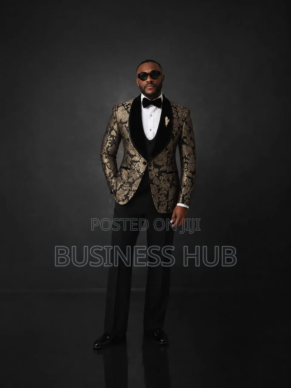 Brand Suit Black Gold