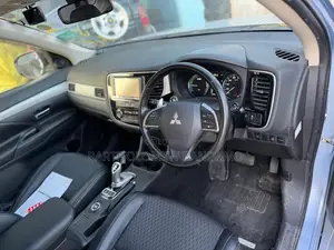 Mitsubishi Outlander 2.0 PHEV AWD 2013 Blue