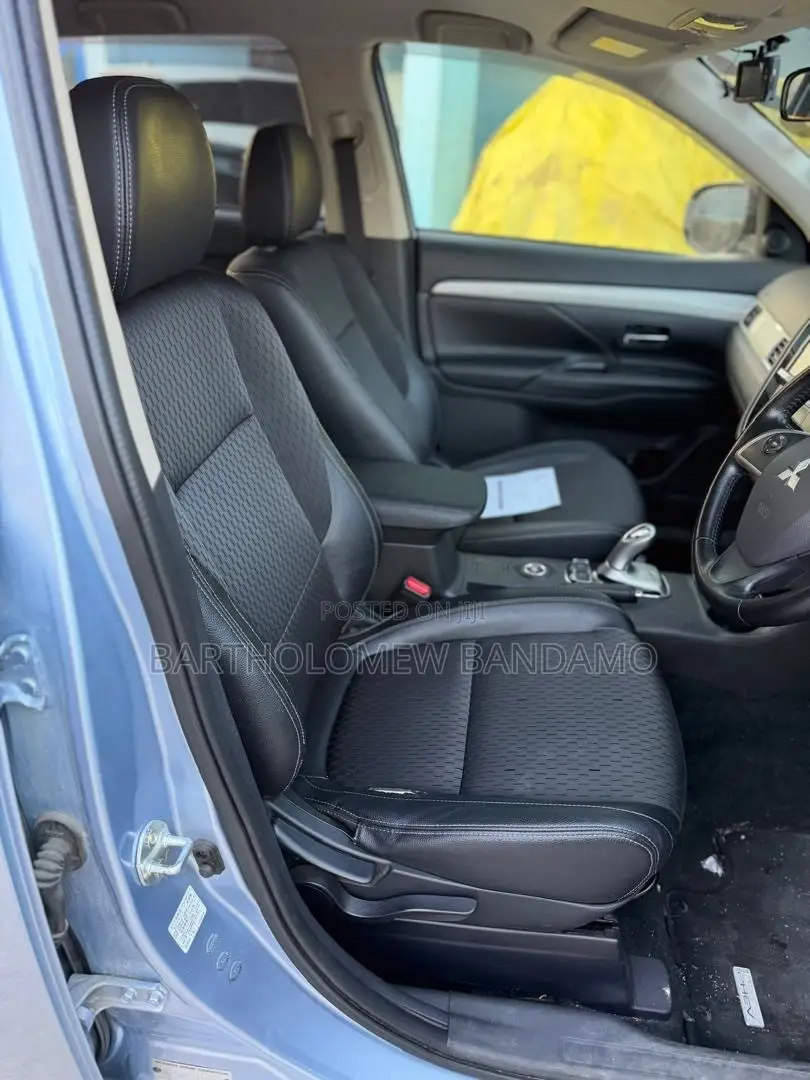 Mitsubishi Outlander 2.0 PHEV AWD 2013 Blue