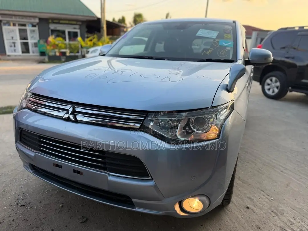 Mitsubishi Outlander 2.0 PHEV AWD 2013 Blue