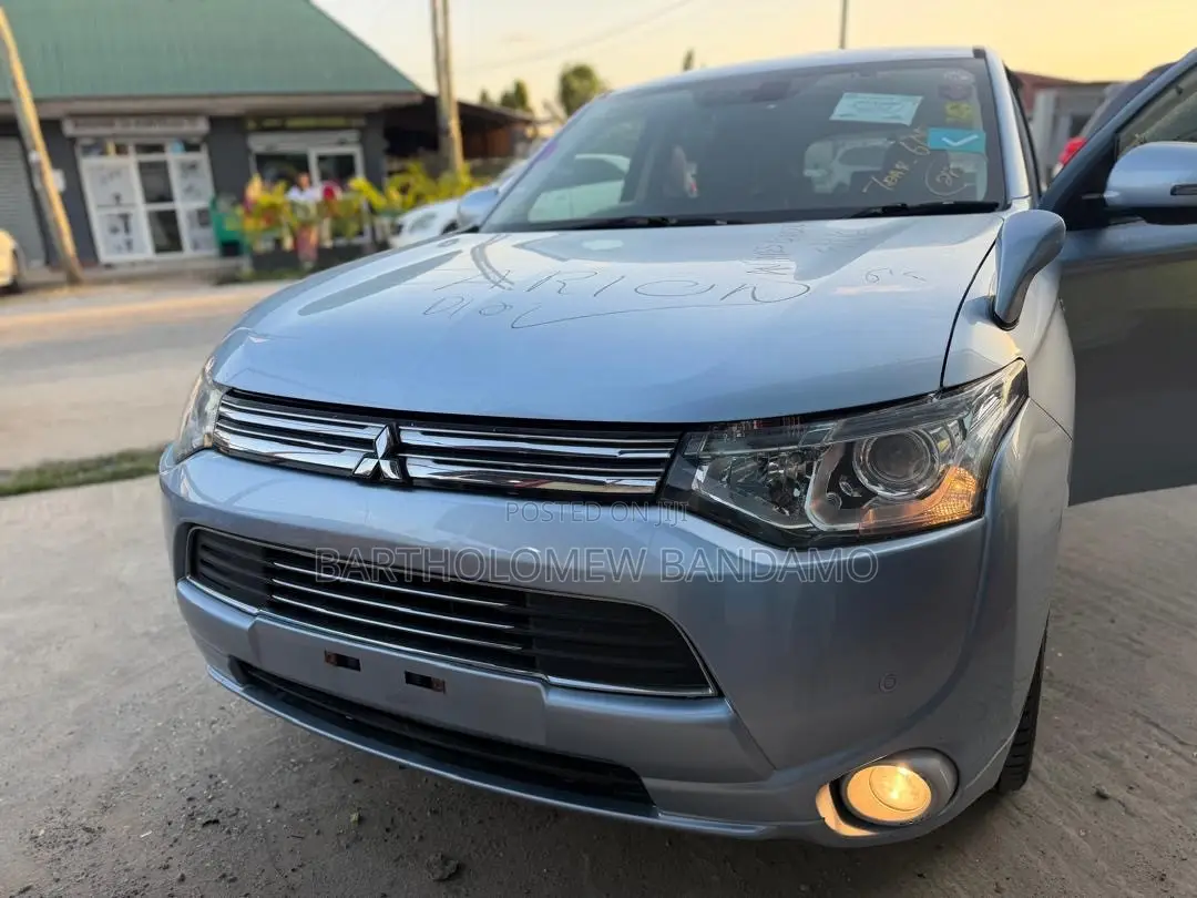 Mitsubishi Outlander 2.0 PHEV AWD 2013 Blue
