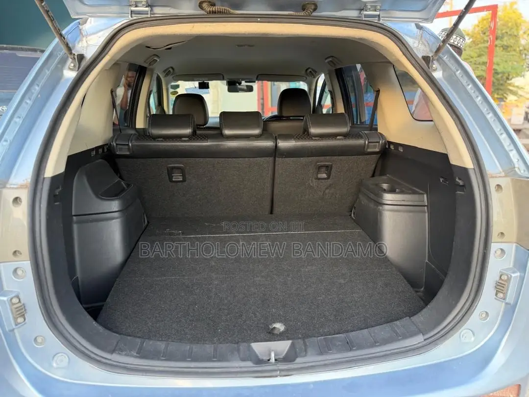 Mitsubishi Outlander 2.0 PHEV AWD 2013 Blue