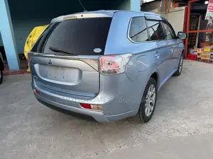 Mitsubishi Outlander 2.0 PHEV AWD 2013 Blue