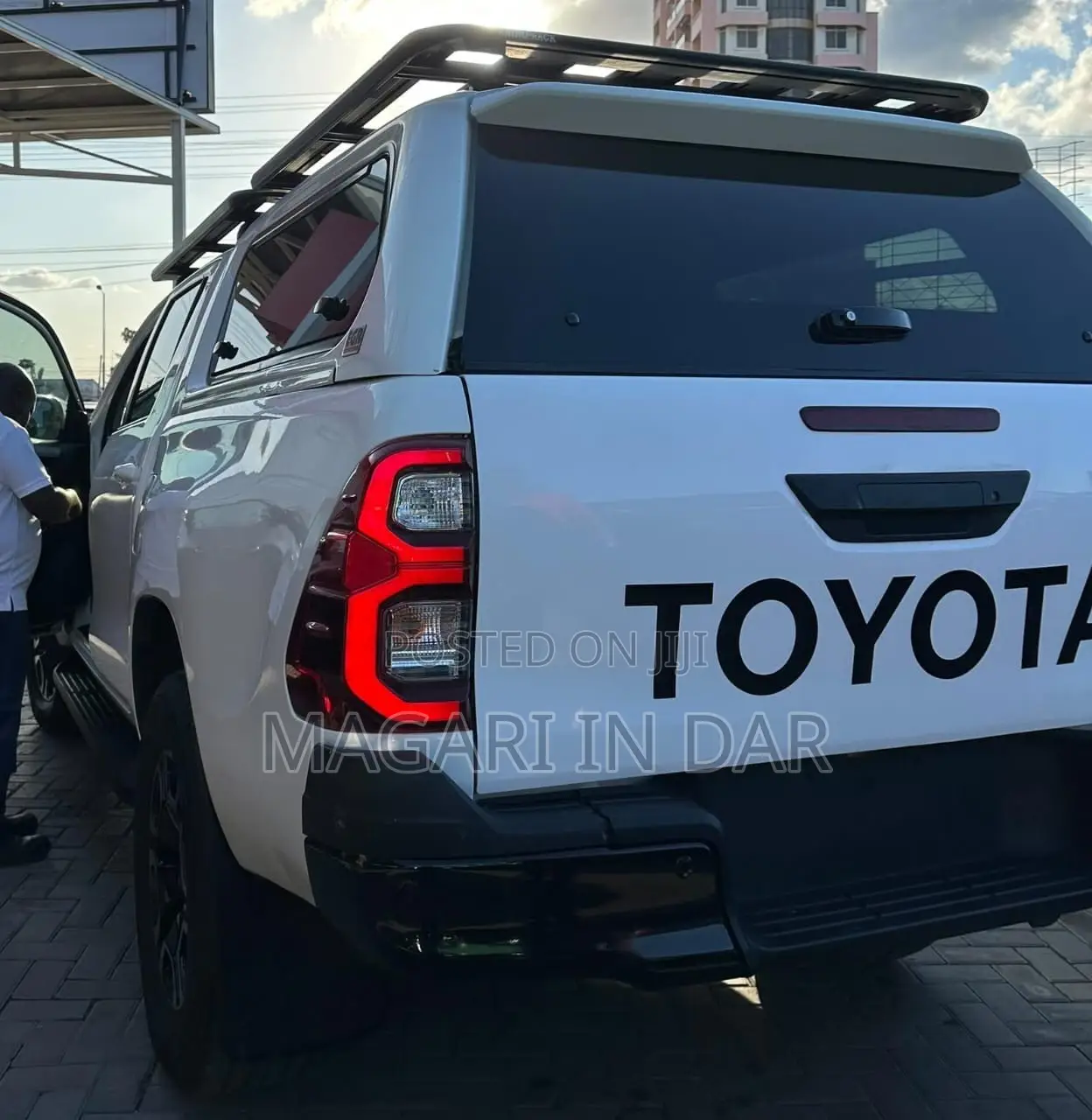 Toyota Hilux 2024 White