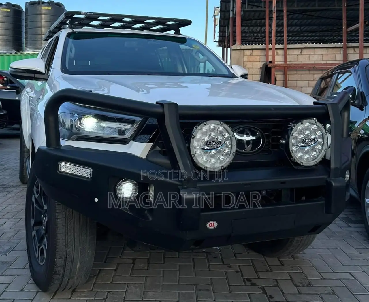 Toyota Hilux 2024 White