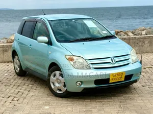 Toyota IST 2003 Blue
