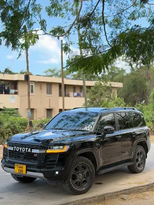 Toyota Land Cruiser LC300 2024 Matt Black