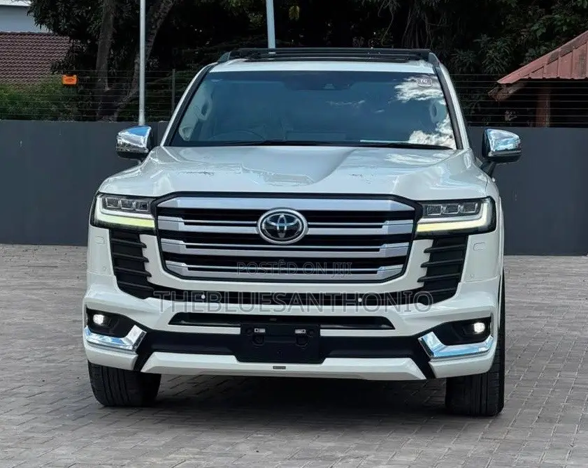 Toyota Land Cruiser 2024 White