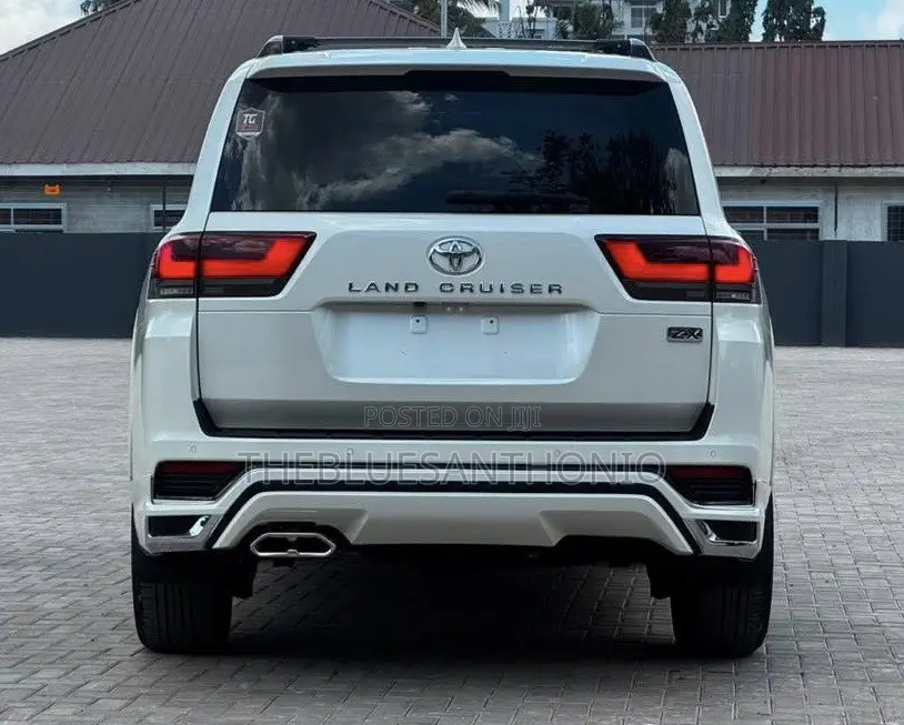 Toyota Land Cruiser 2024 White