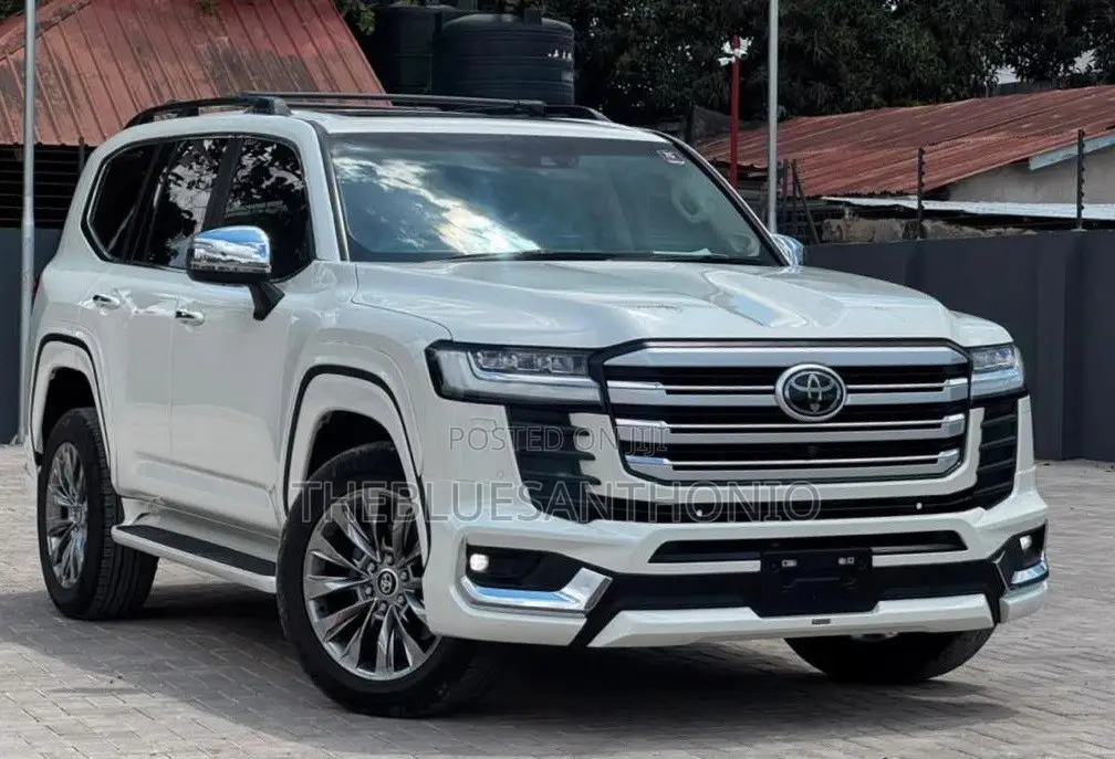 Toyota Land Cruiser 2024 White