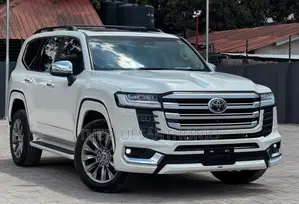 Toyota Land Cruiser 2024 White