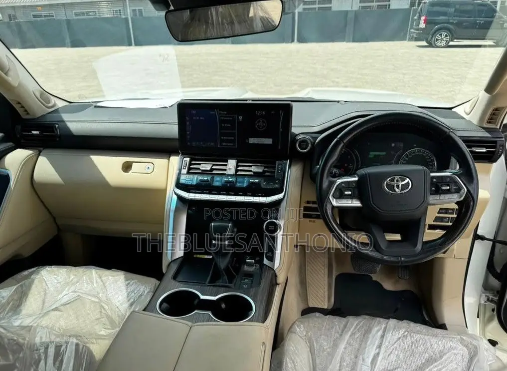 Toyota Land Cruiser 2024 White