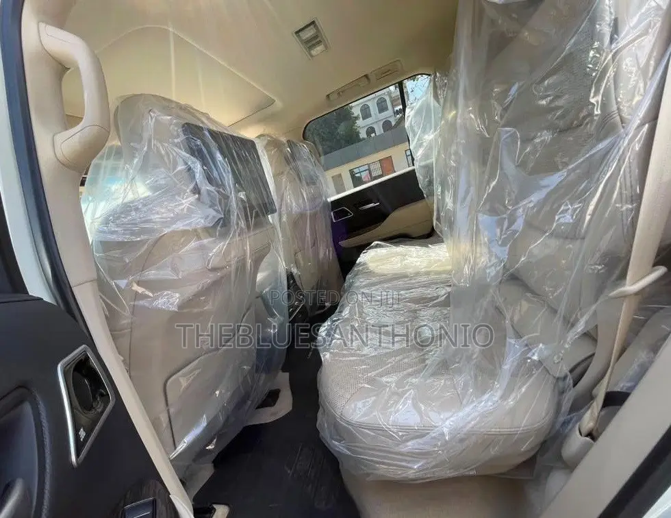 Toyota Land Cruiser 2024 White