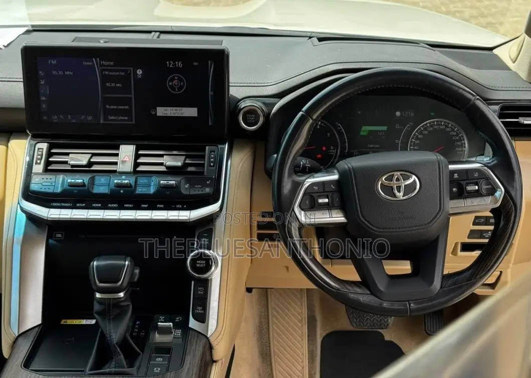 Toyota Land Cruiser 2024 White