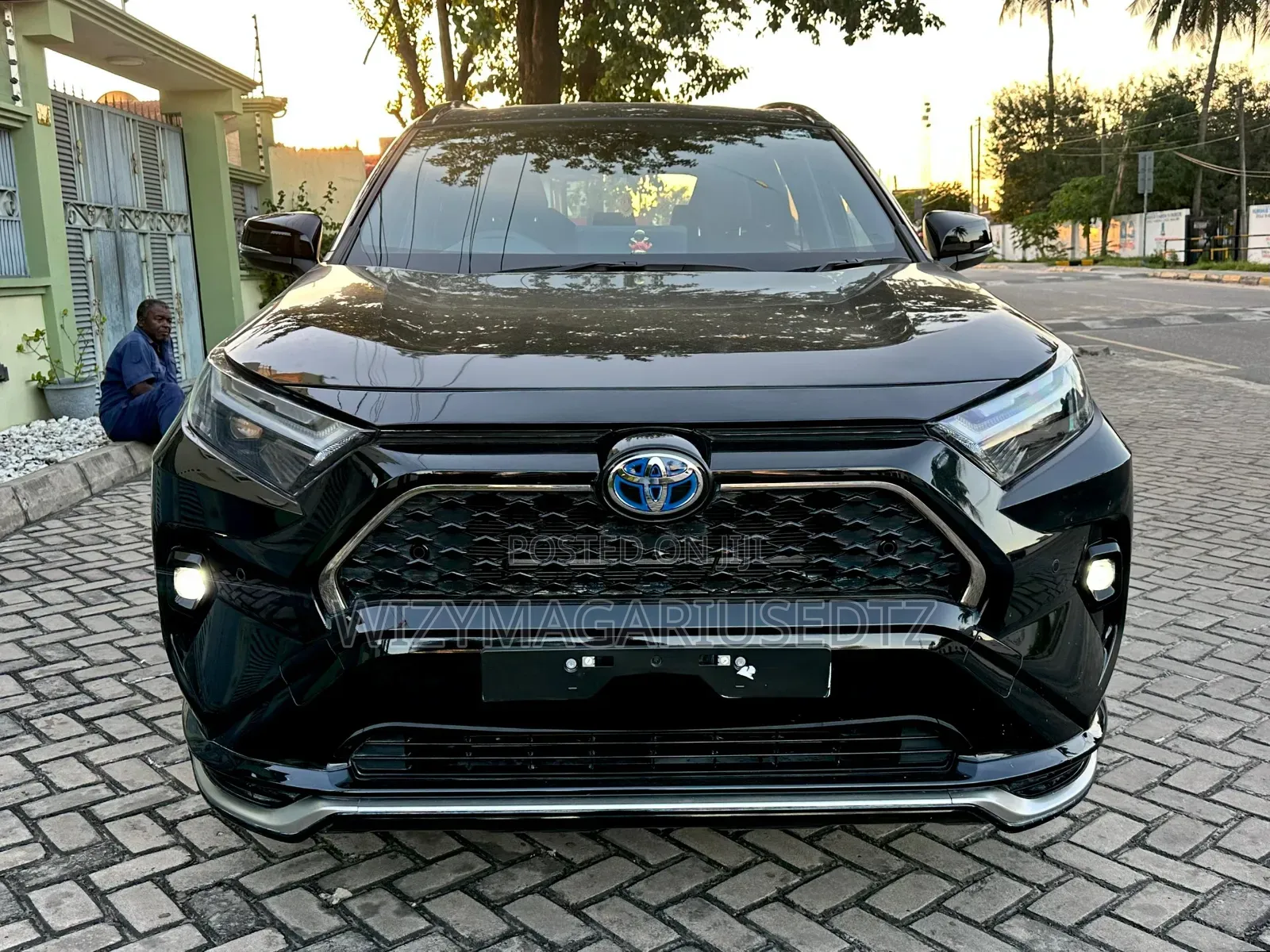 Toyota RAV4 Limited AWD 2023 Matt Black