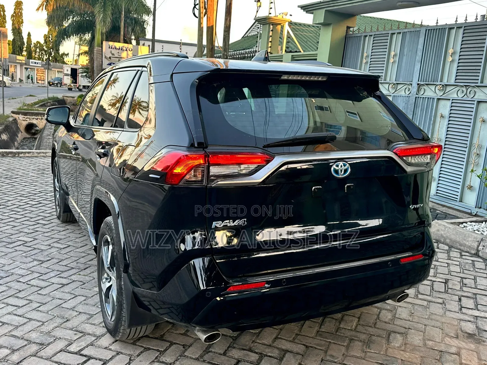 Toyota RAV4 Limited AWD 2023 Matt Black