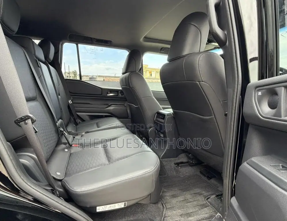 Toyota Land Cruiser Prado 2025 Black