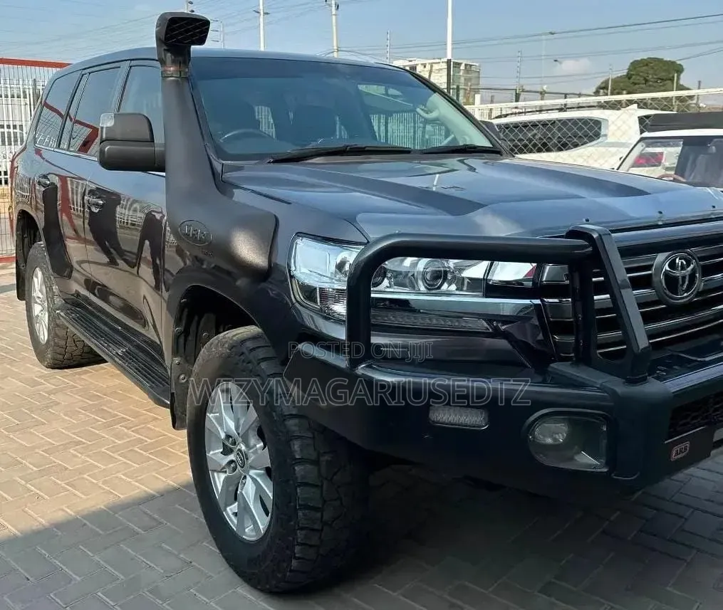 Toyota Land Cruiser 4.5 V8 VXR 2019 Gray