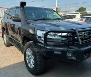 Toyota Land Cruiser 4.5 V8 VXR 2019 Gray