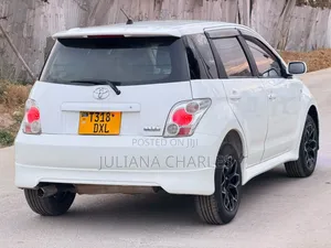 Toyota IST 2004 White