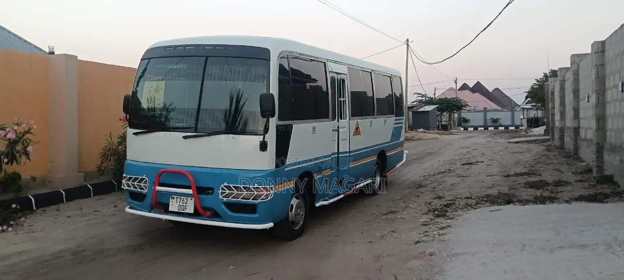 Nissan Civilian 2003 White