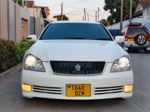 Toyota Crown 2004 White