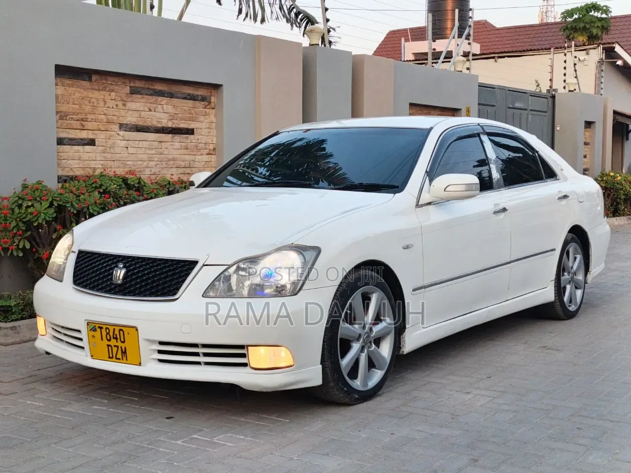 Toyota Crown 2004 White