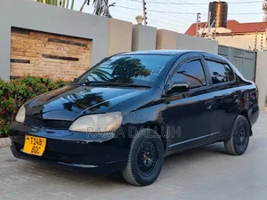 Toyota Platz 2000 Black