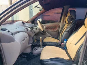 Toyota Platz 2000 Black