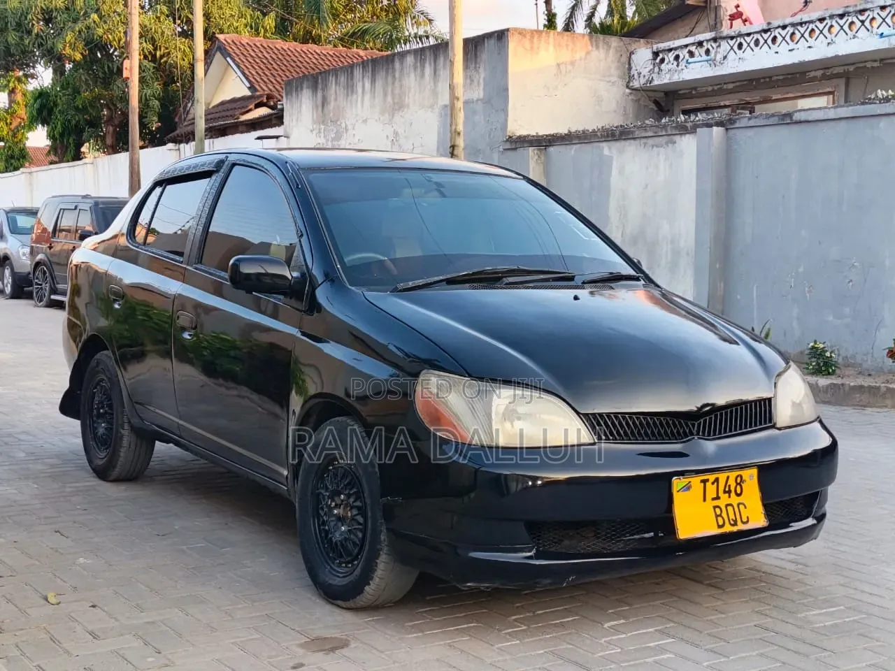 Toyota Platz 2000 Black
