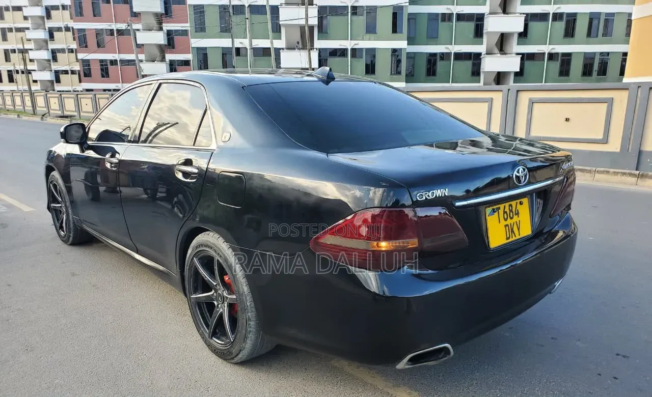 Toyota Crown 2009 Black