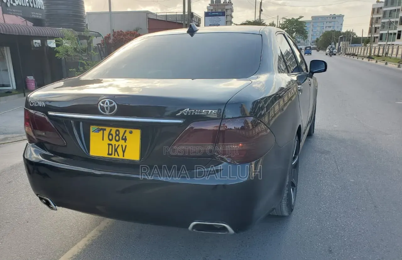Toyota Crown 2009 Black