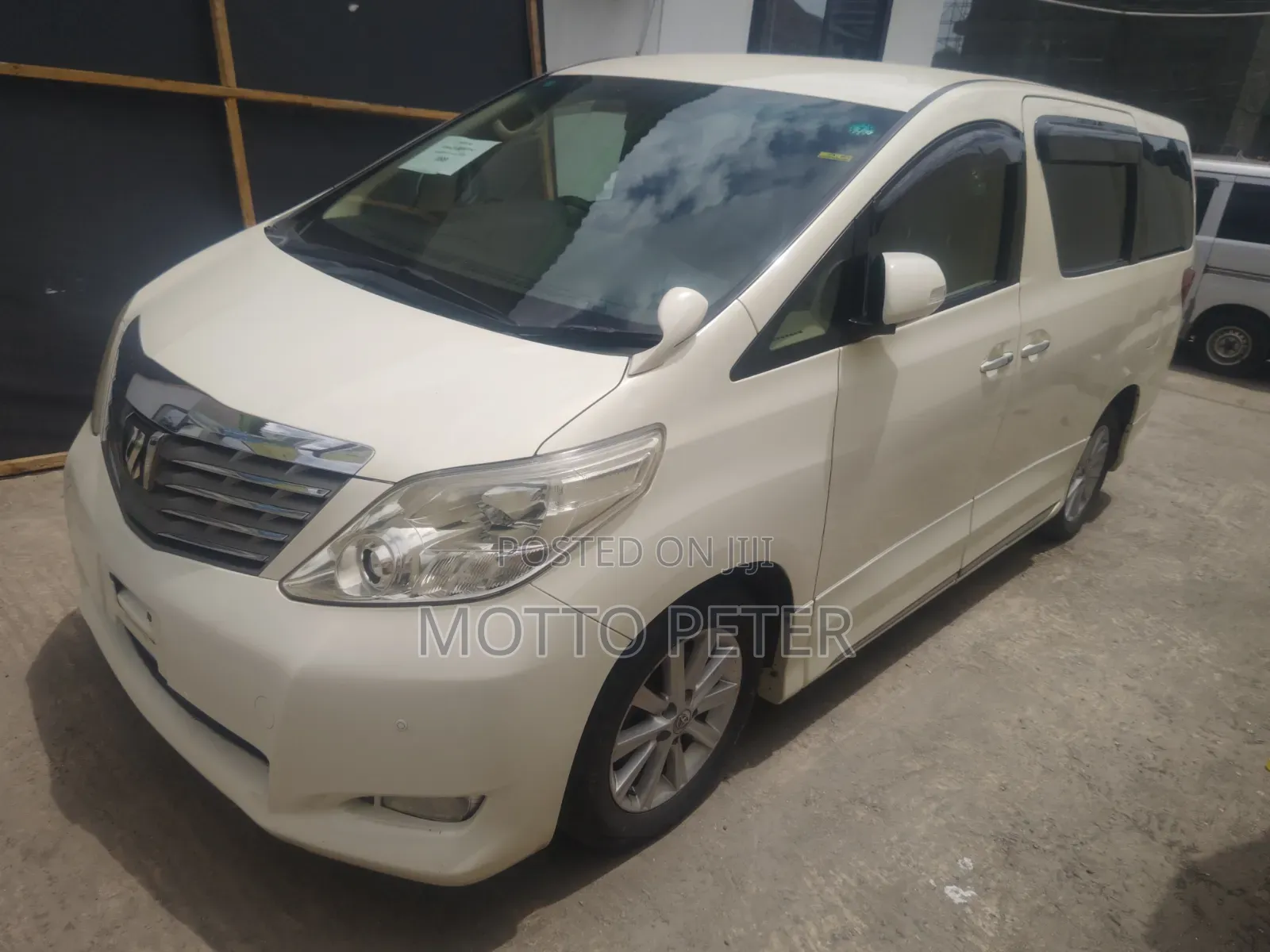 Toyota Alphard 2010 Off white