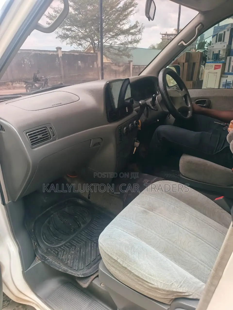 Toyota TownAce Noah 1998 White