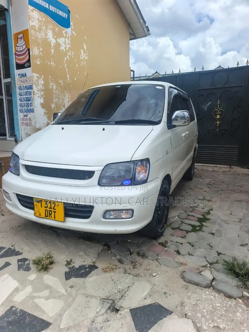Toyota TownAce Noah 1998 White